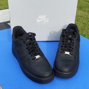 Nike Air Force 1 Black low top